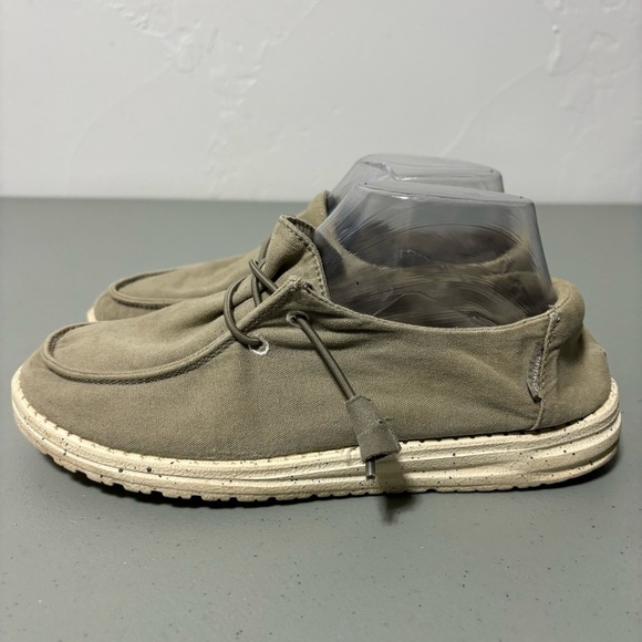 Hey Dude Women's Khaki Color Neutral Wendy Grey Size 8 Slip On Casual Sneaker - Picture 7 of 9